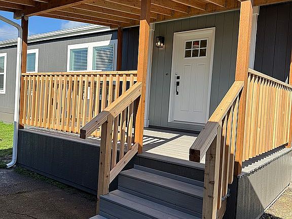 140 sq ft Trex decking