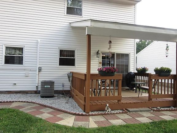 4th image of 35555 Blanch Ave