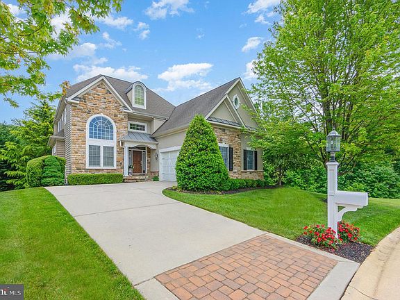 2nd image of 226 War Admiral Way
