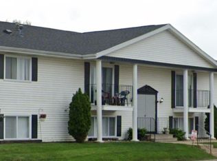 3758 W 9th St APT 8, Waterloo, IA 50702