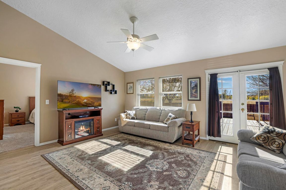 next background image