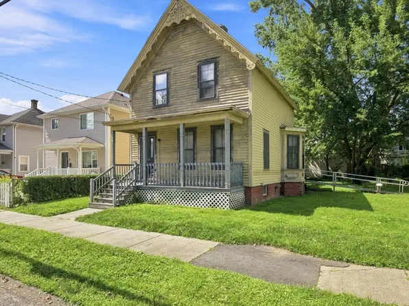 40 Day St, West Springfield, MA 01089