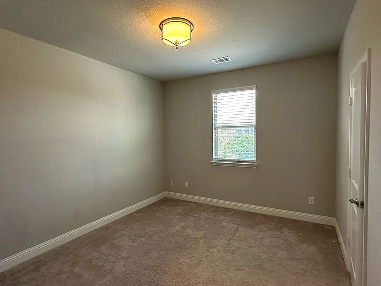 8533 Pine Valley Dr — Photo 6
