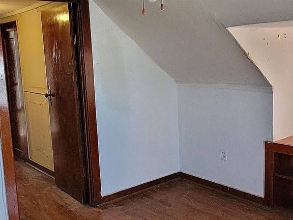 5th image of 606 & 608 E 8th St