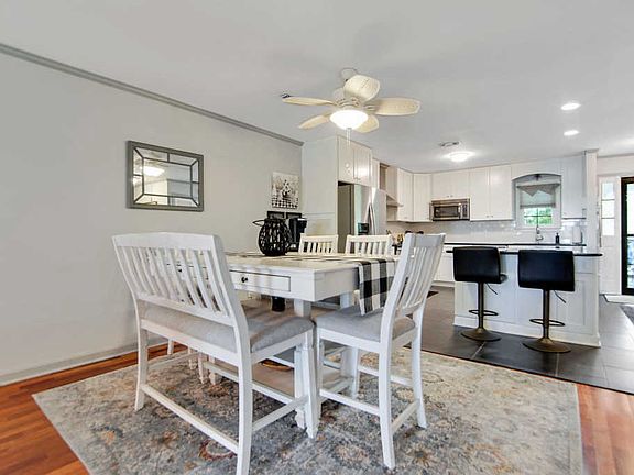 3rd image of 5 Riverwind Dr #5