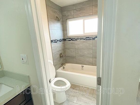 5th image of 4170 52nd St #9
