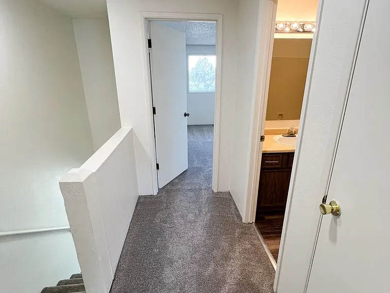 846 Homedale Rd — Photo 18