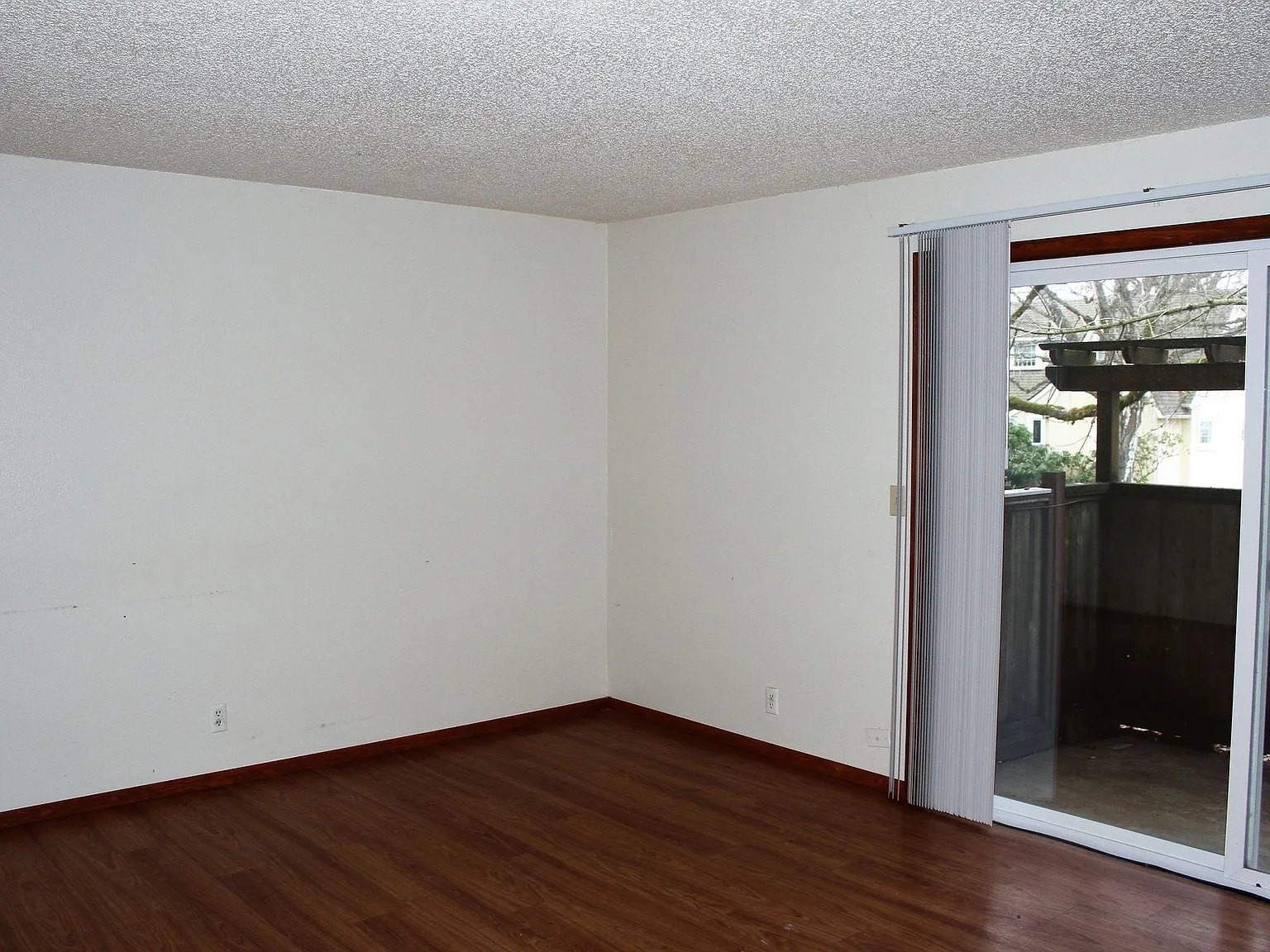 2bd/1ba Apartment - W/S/G & Landscaping Maintenance Included! — Photo 3