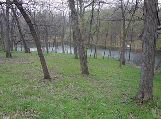 4128 Woodland Hills Dr, Brooklyn, IA 52211