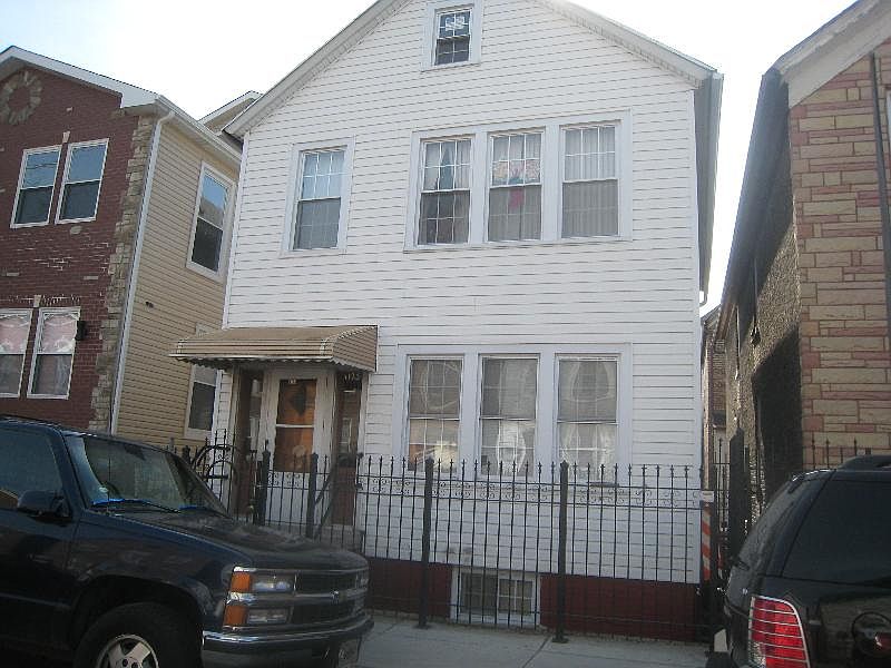 2nd image of 1123 W 18th Pl