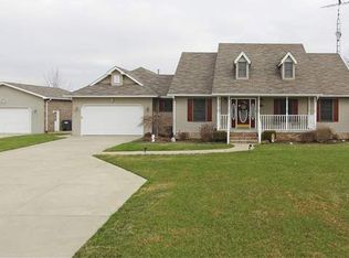 24 Carolyn Dr, Seymour, IN 47274