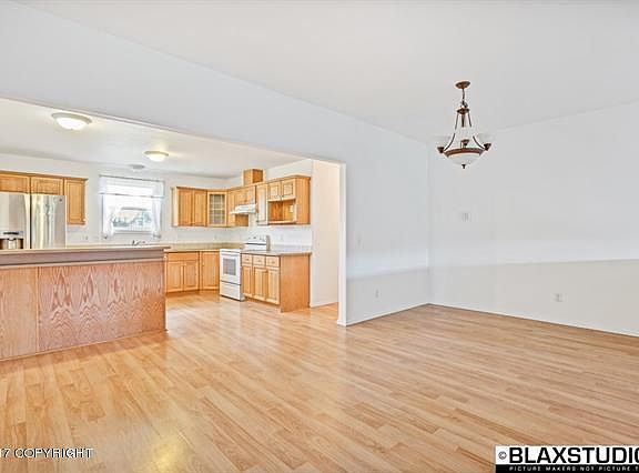 5th image of 3745 Regius Ave