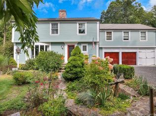 94 Golden Hill St, Trumbull, CT 06611