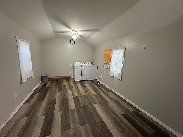 867 Louie Ln — Photo 9