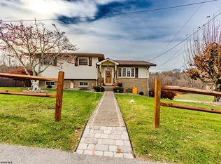 102 Lakeview Dr, Fairmont, WV 26554