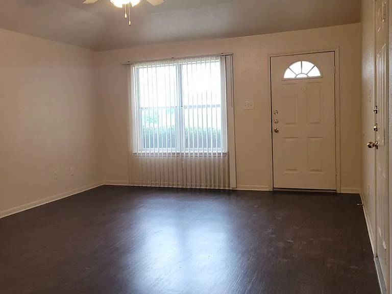 1534 Shoshoni Trl — Photo 2