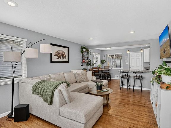 4th image of 7445 Irving St