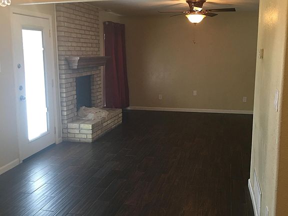 Door to backyard/ living room