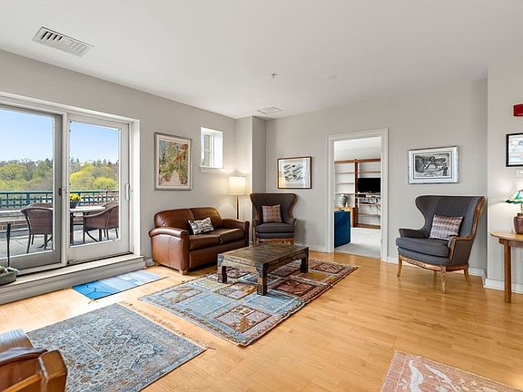 3rd image of 88 Wharf St Unit 604