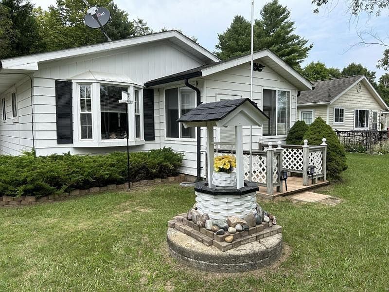 6387 Brookside Dr, Deckerville, MI 48427 Zillow