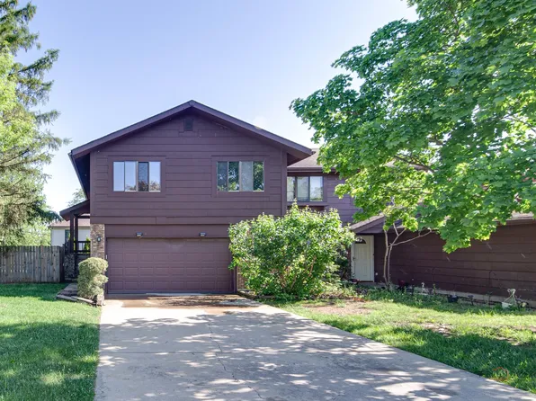 815 Cherry Valley Rd, Vernon Hills, IL 60061