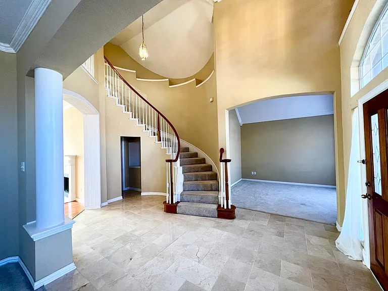525 Salisbury Dr — Photo 4