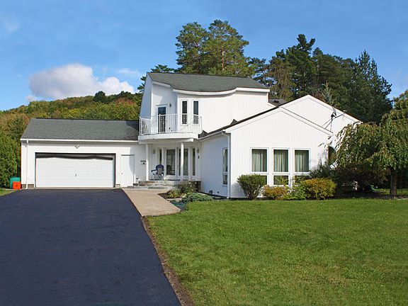 2nd image of 5 Russet Bush Ln