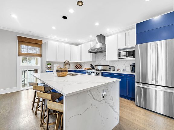 4th image of 82 S Barrett Sq #3E