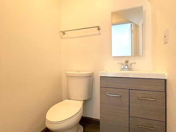 5th image of 5307 Hyde St #3