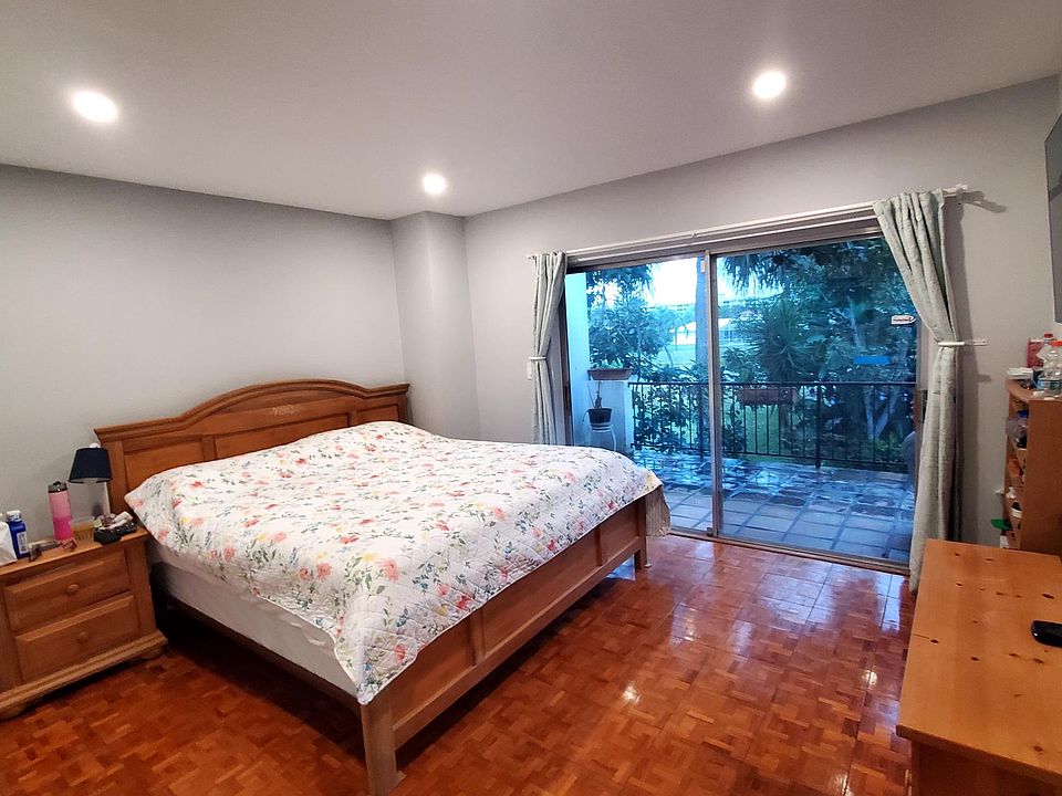 Second Bedroom with beautiful view of backyard