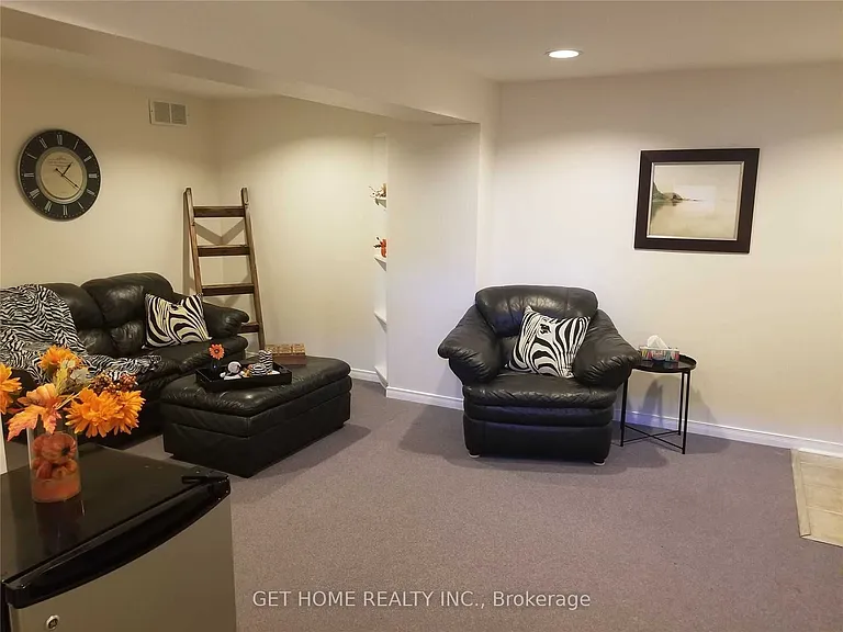 1310 Charter Cres — Photo 28