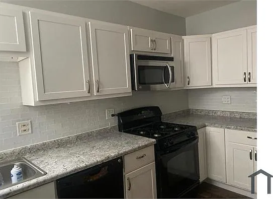 6825 S Crandon Ave #2 — Photo 3
