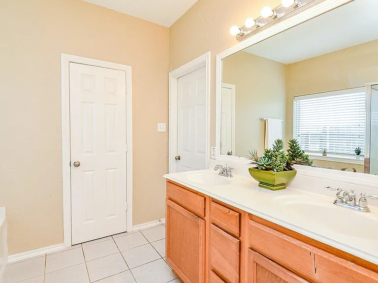 6419 Bennington Springs Dr — Photo 16