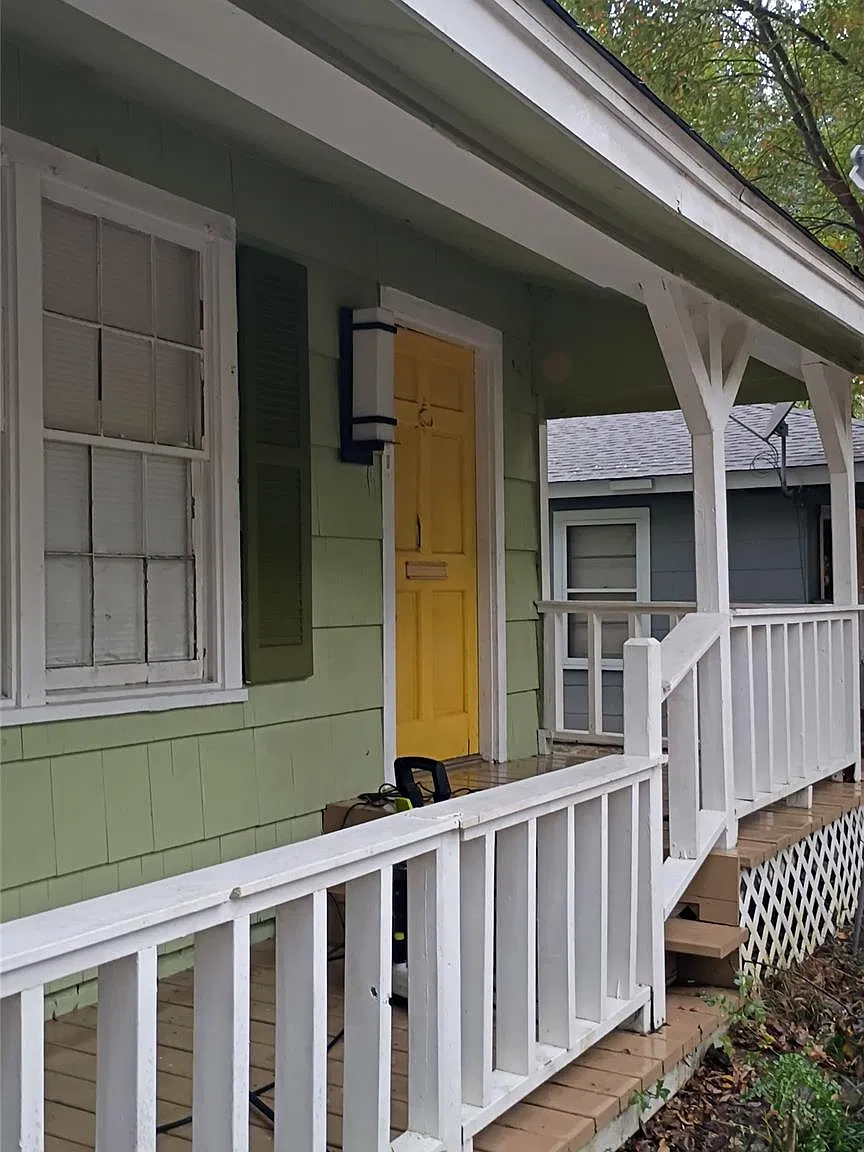 1 bed, 1.0 bath, $1,195 — Photo 2