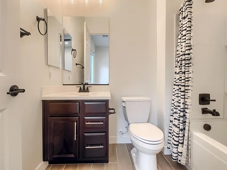 1005 E Paseo Way — Photo 49