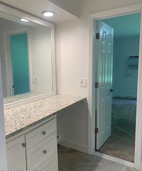 130 Amberly Dr #H — Photo 10