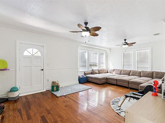 3rd image of 317 E MAIN STREET