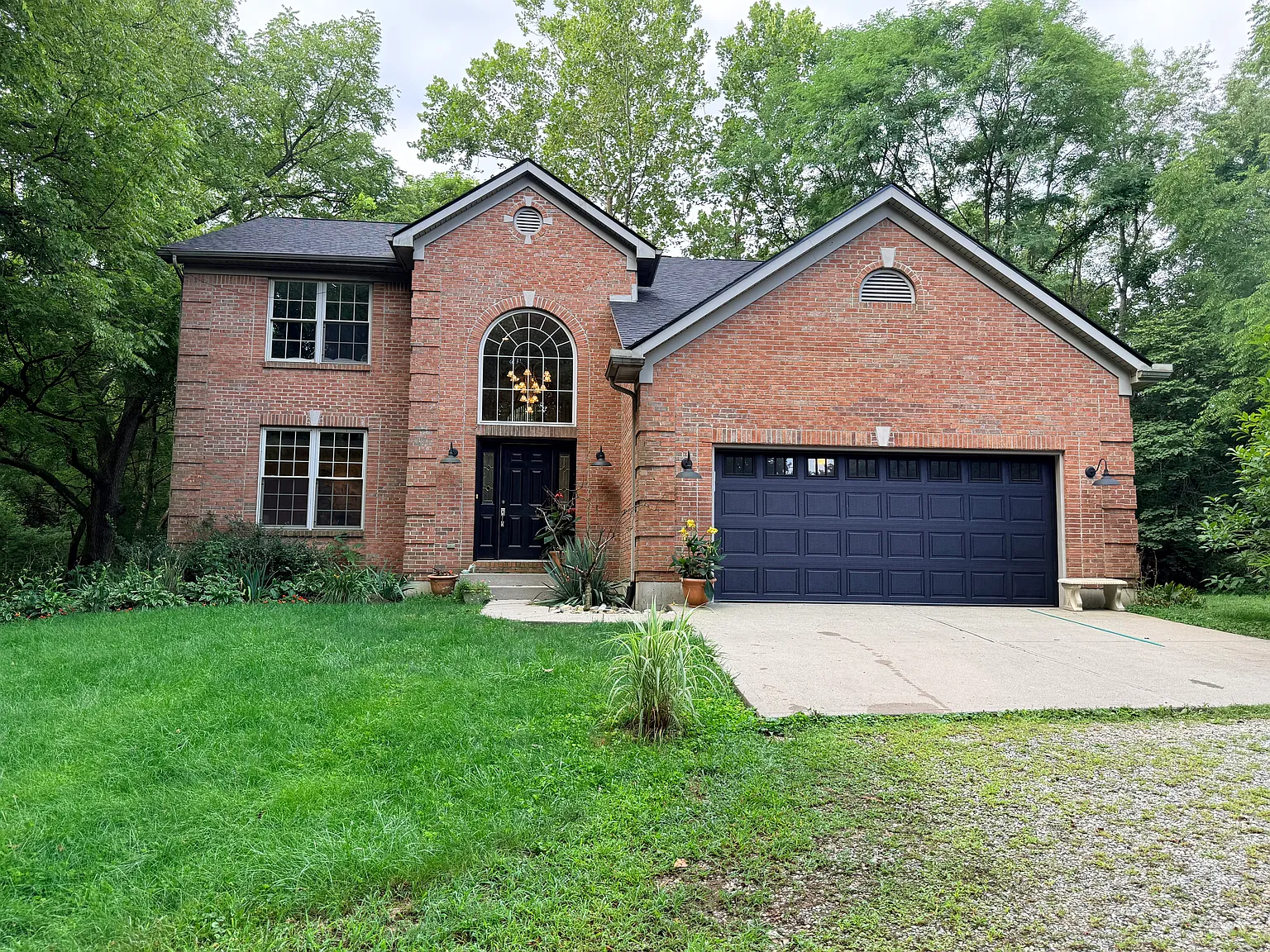 3 bed, 2765 sqft, $3,000 — Photo 2
