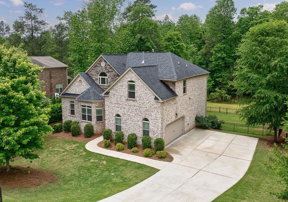 1st image of 1301 Riverhill Dr