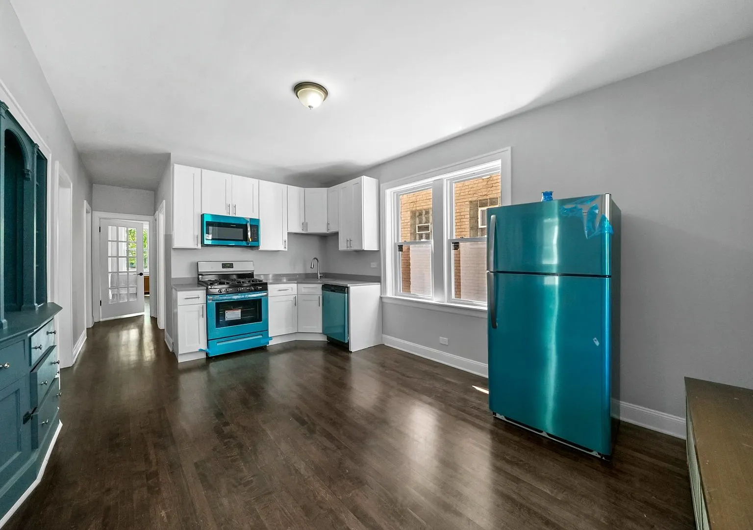2 bed, 1300 sqft, $1,800 — Photo 4