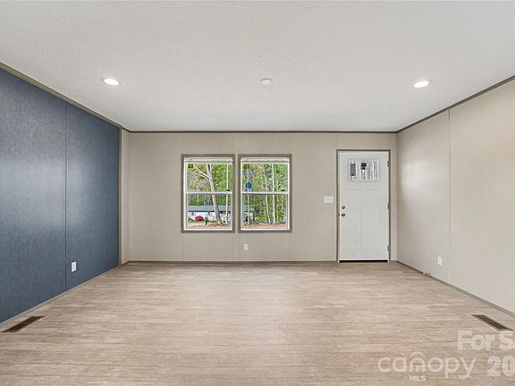 5th image of 154 Silhouette Ln