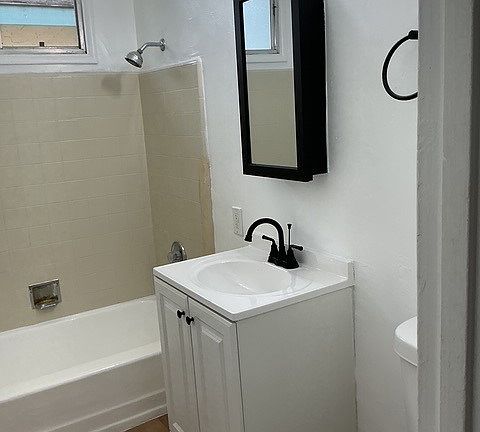 5th image of 4722 August St #7