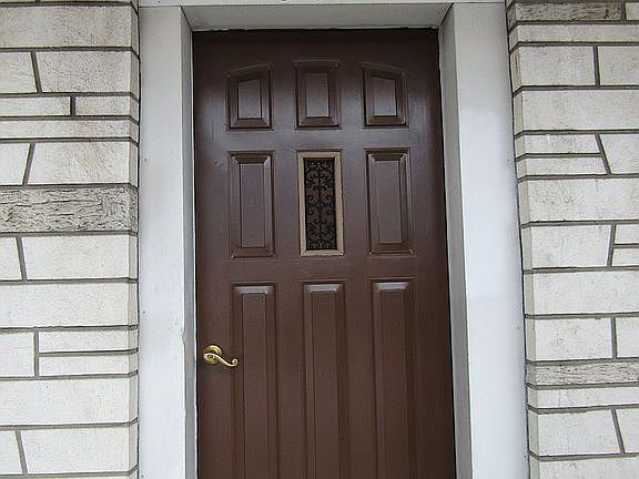 2nd image of 302 E Railroad Ave