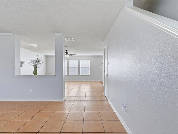 5th image of 527 Tumbleweed Dr