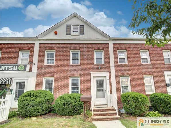 73 N Main St
