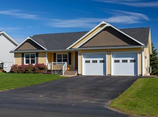 15 Kenwood Cir, Charlottetown, PE C1E1Z8