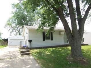 213 S Bartlett Rd, Streamwood, IL 60107