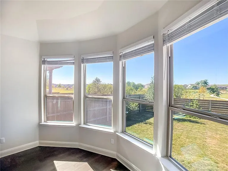 309 Cyril Dr — Photo 12