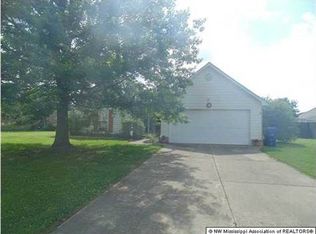 7068 Tudor Ln, Horn Lake, MS 38637