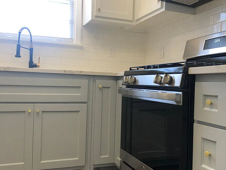 4213 SW 9th Ave — Photo 6